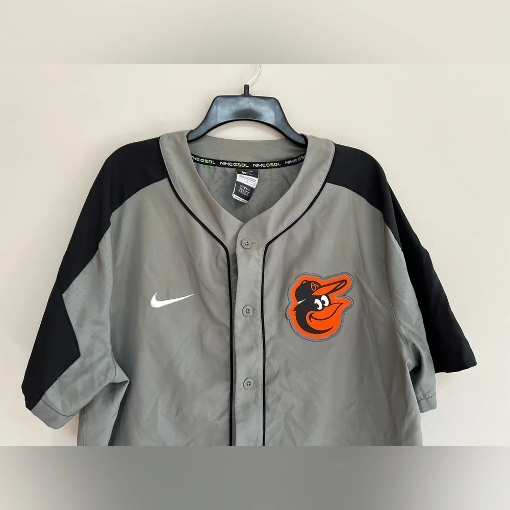 Nike men baseball